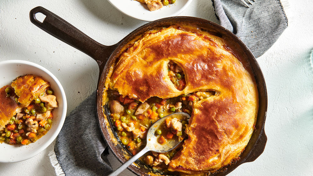 Finally made something with my Lodge pie pan - chicken pot pie : r/castiron